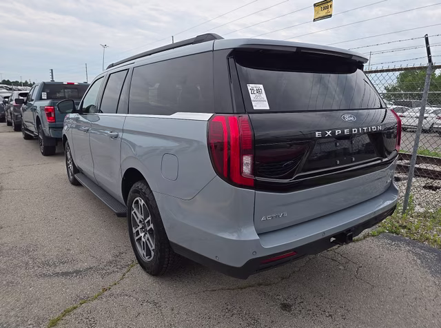 2025 Glacier Gray Metallic TriCoat Ford Expedition Max Active 4X4 SUV