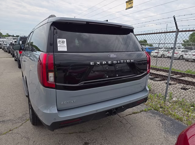 2025 Glacier Gray Metallic TriCoat Ford Expedition Max Active 4X4 SUV