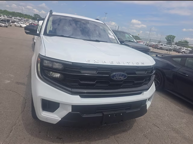 2025 Oxford White Ford Expedition Max Active 4X4 SUV