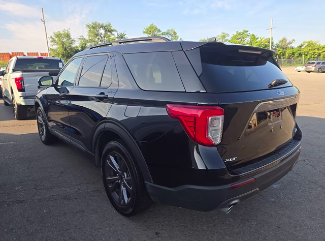 2024 Agate Black Metallic Ford Explorer XLT 4X4 SUV