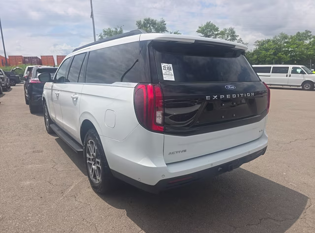 2025 Oxford White Ford Expedition Max Active 4X4 SUV