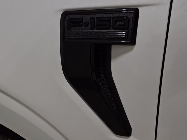 2025 Star White Metallic Tri-Coat Ford F-150 Lariat 4X4 Truck