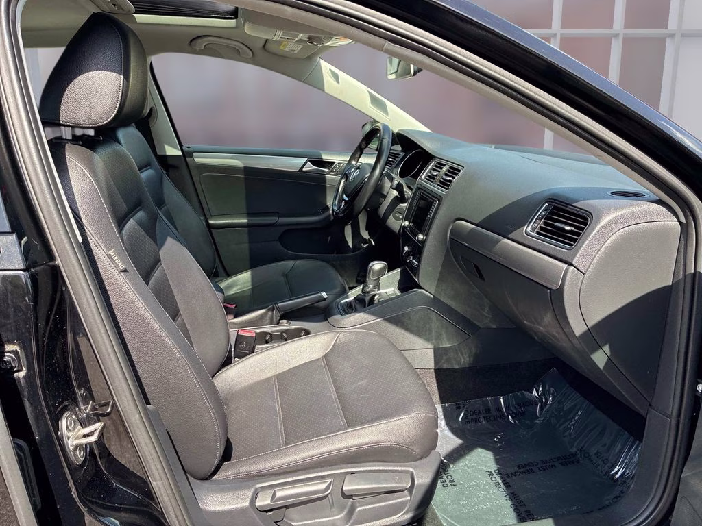 2017 Black Volkswagen Jetta 1.4T SE FWD Sedan