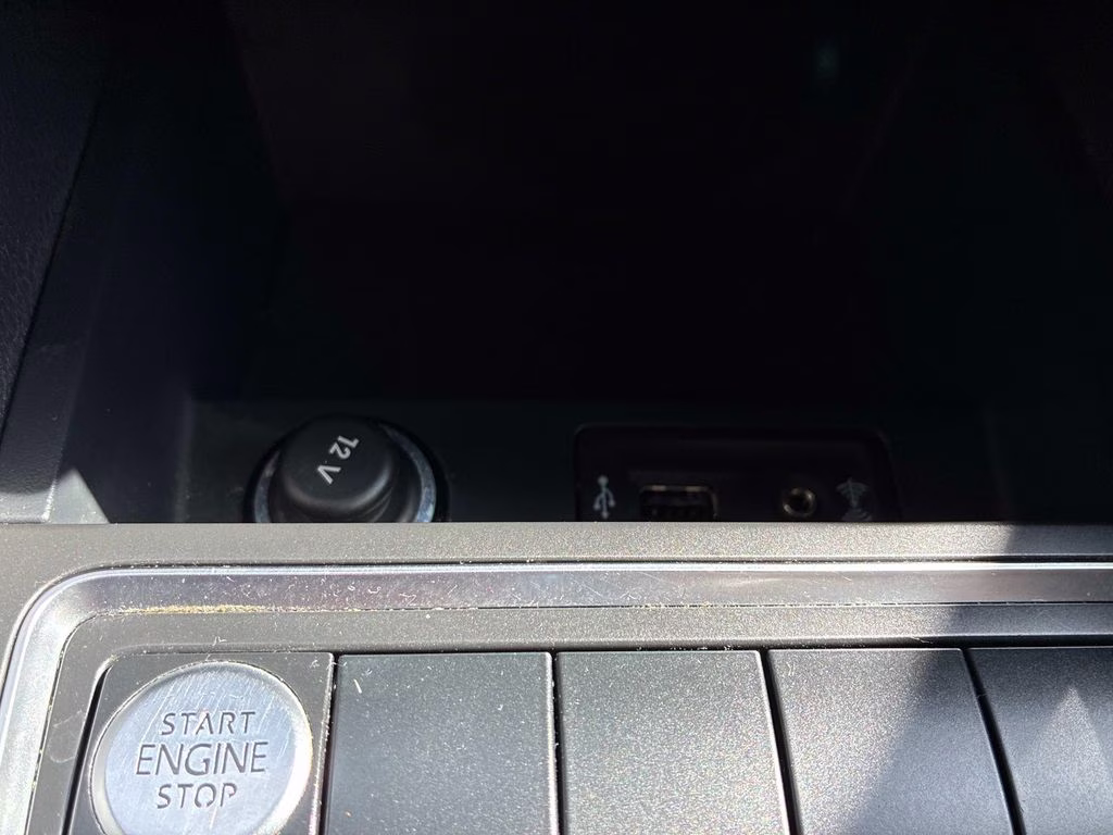 2017 Black Volkswagen Jetta 1.4T SE FWD Sedan
