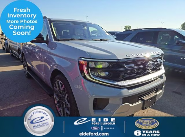 2025 Gray Metallic Ford Expedition Platinum 4X4 SUV