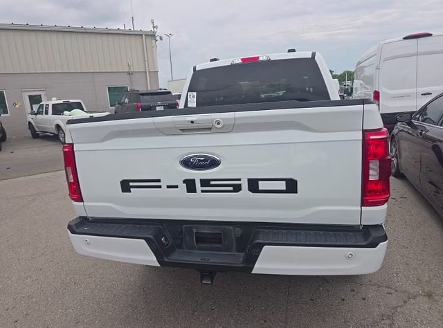 2023 Oxford White Ford F-150 XLT 4X4 Truck