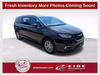 2025 Diamond Black Crystal Pearlcoat Chrysler Pacifica Select FWD Van