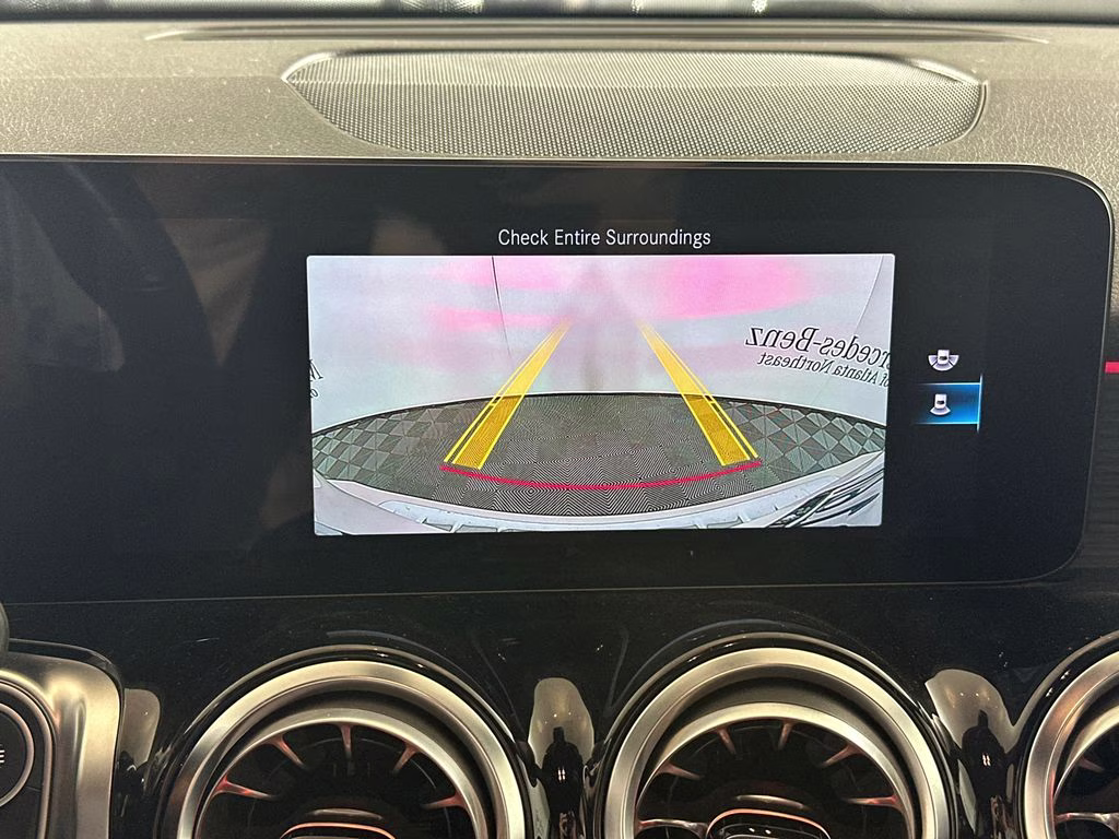 2023 White Mercedes-Benz GLB GLB 250 FWD SUV