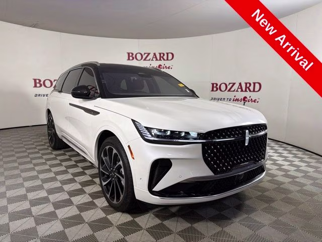 2024 White Platinum Clearcoat Metallic Lincoln Nautilus Black Label AWD SUV