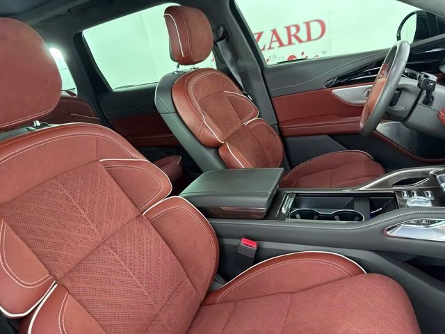2024 White Platinum Clearcoat Metallic Lincoln Nautilus Black Label AWD SUV