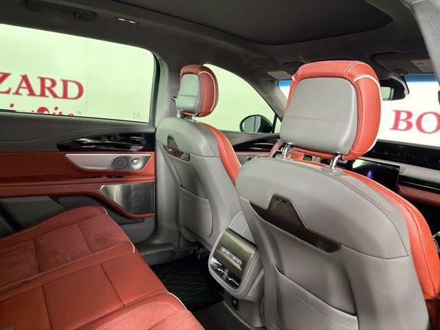 2024 White Platinum Clearcoat Metallic Lincoln Nautilus Black Label AWD SUV