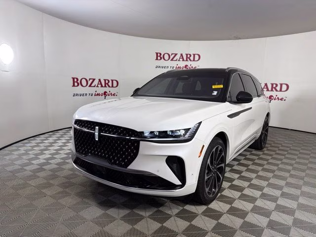 2024 White Platinum Clearcoat Metallic Lincoln Nautilus Black Label AWD SUV