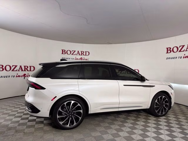 2024 White Platinum Clearcoat Metallic Lincoln Nautilus Black Label AWD SUV