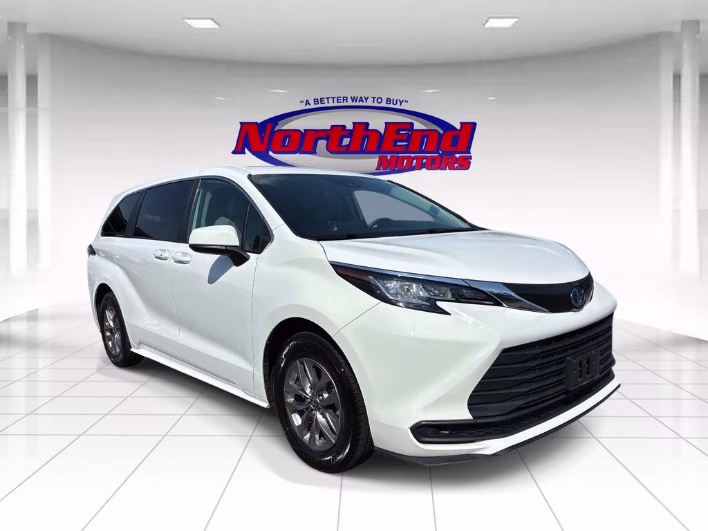 2023 Ice Toyota Sienna LE FWD Van
