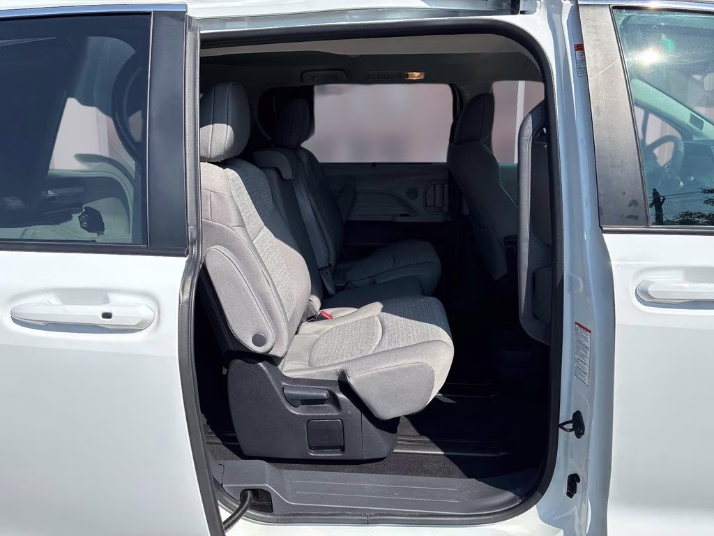 2023 Ice Toyota Sienna LE FWD Van