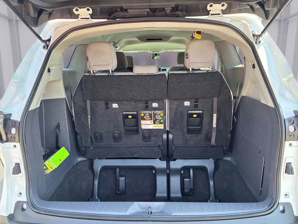2023 Ice Toyota Sienna LE FWD Van