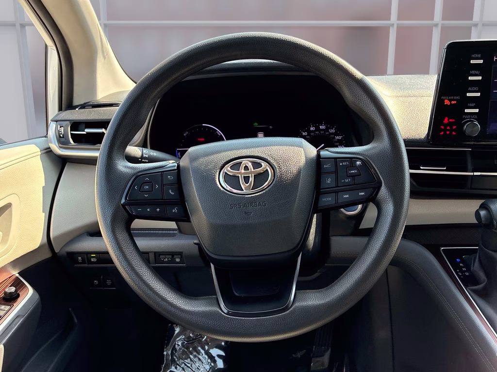 2023 Ice Toyota Sienna LE FWD Van