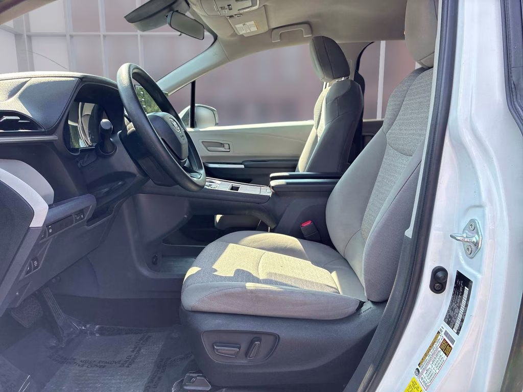 2023 Ice Toyota Sienna LE FWD Van