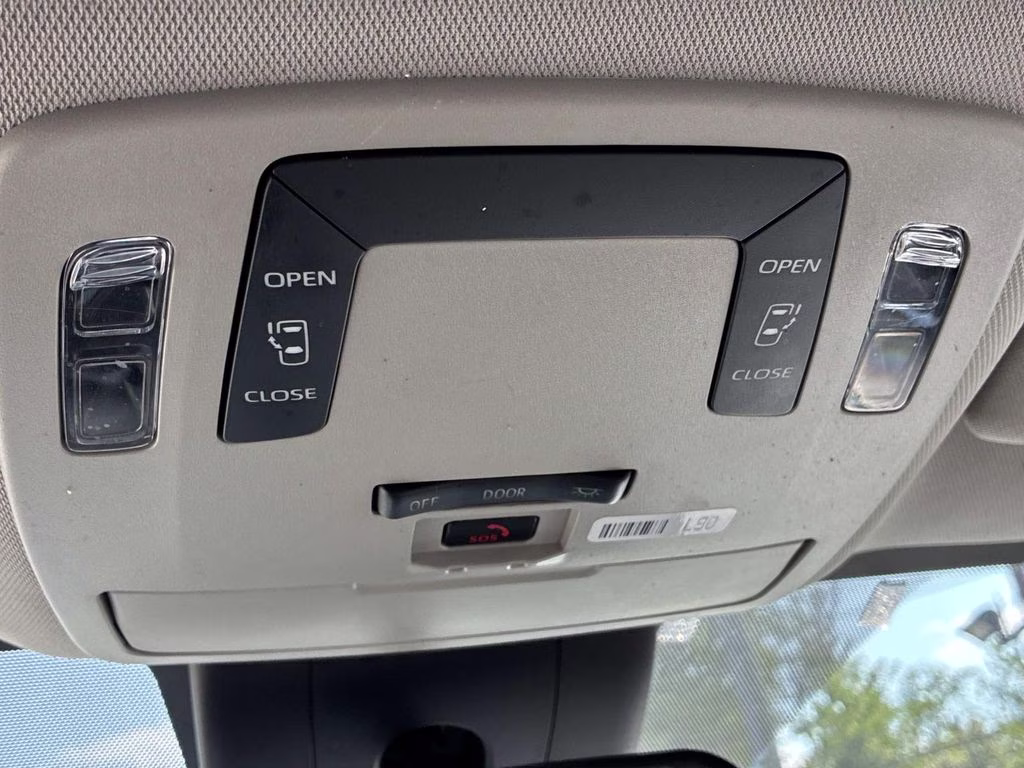 2023 Ice Toyota Sienna LE FWD Van