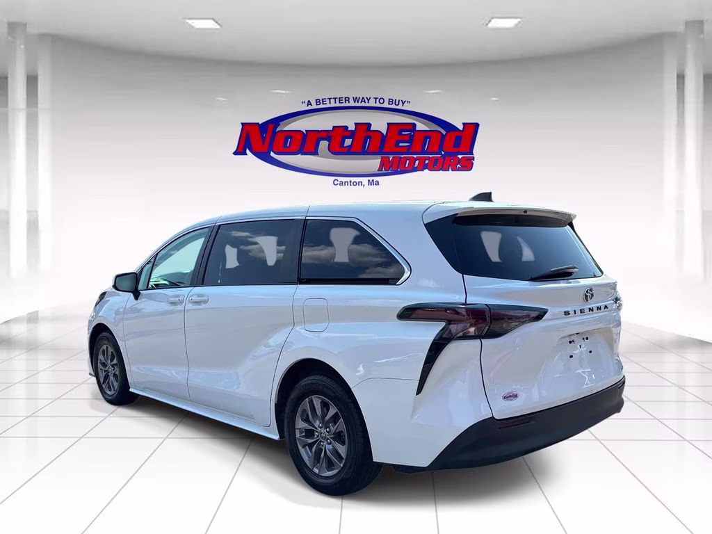 2023 Ice Toyota Sienna LE FWD Van