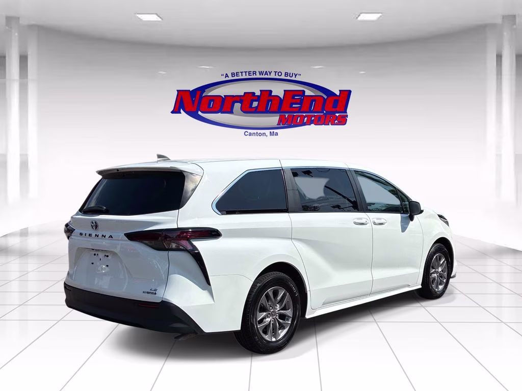 2023 Ice Toyota Sienna LE FWD Van