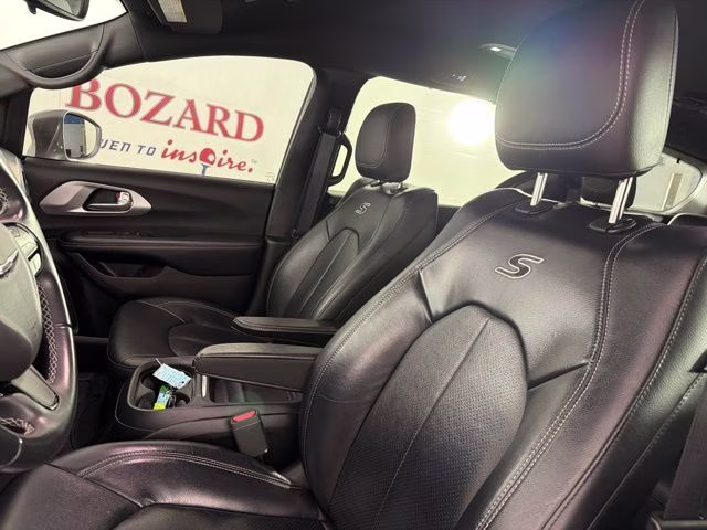 2018 Billet Silver Metallic Chrysler Pacifica Touring L FWD Van