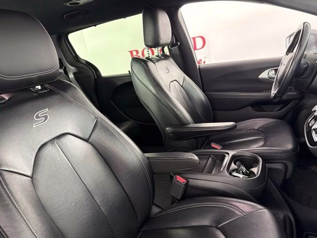 2018 Billet Silver Metallic Chrysler Pacifica Touring L FWD Van