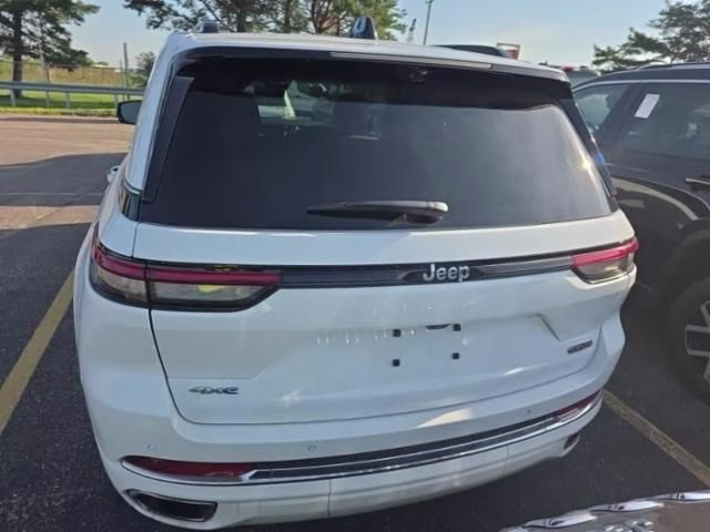 2022 Bright White Clearcoat Jeep Grand Cherokee Overland 4xe 4X4 SUV