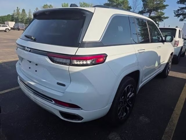 2022 Bright White Clearcoat Jeep Grand Cherokee Overland 4xe 4X4 SUV