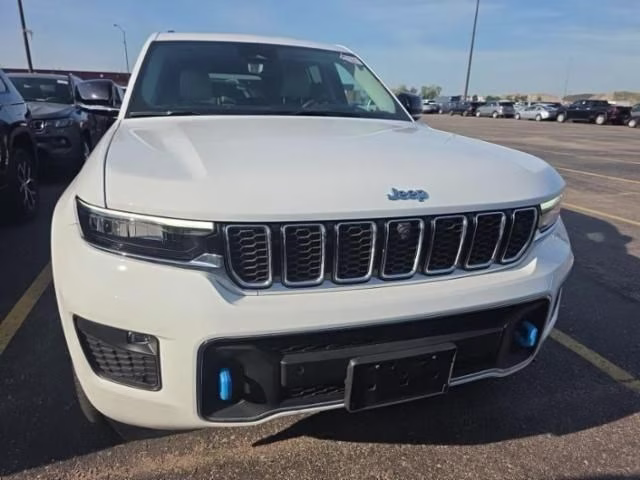 2022 Bright White Clearcoat Jeep Grand Cherokee Overland 4xe 4X4 SUV