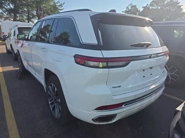 2022 Bright White Clearcoat Jeep Grand Cherokee Overland 4xe 4X4 SUV