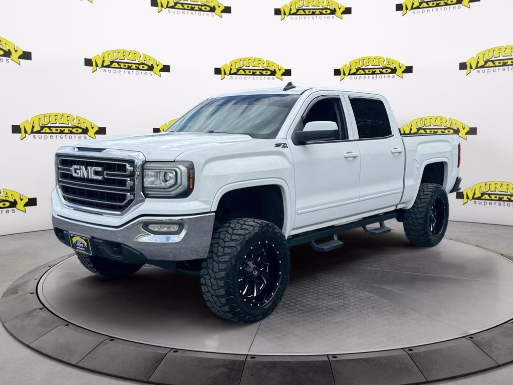 2018 White GMC Sierra 1500 SLE 4X4 Truck