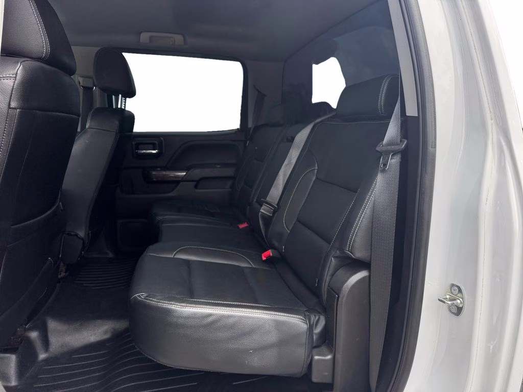 2018 White GMC Sierra 1500 SLE 4X4 Truck