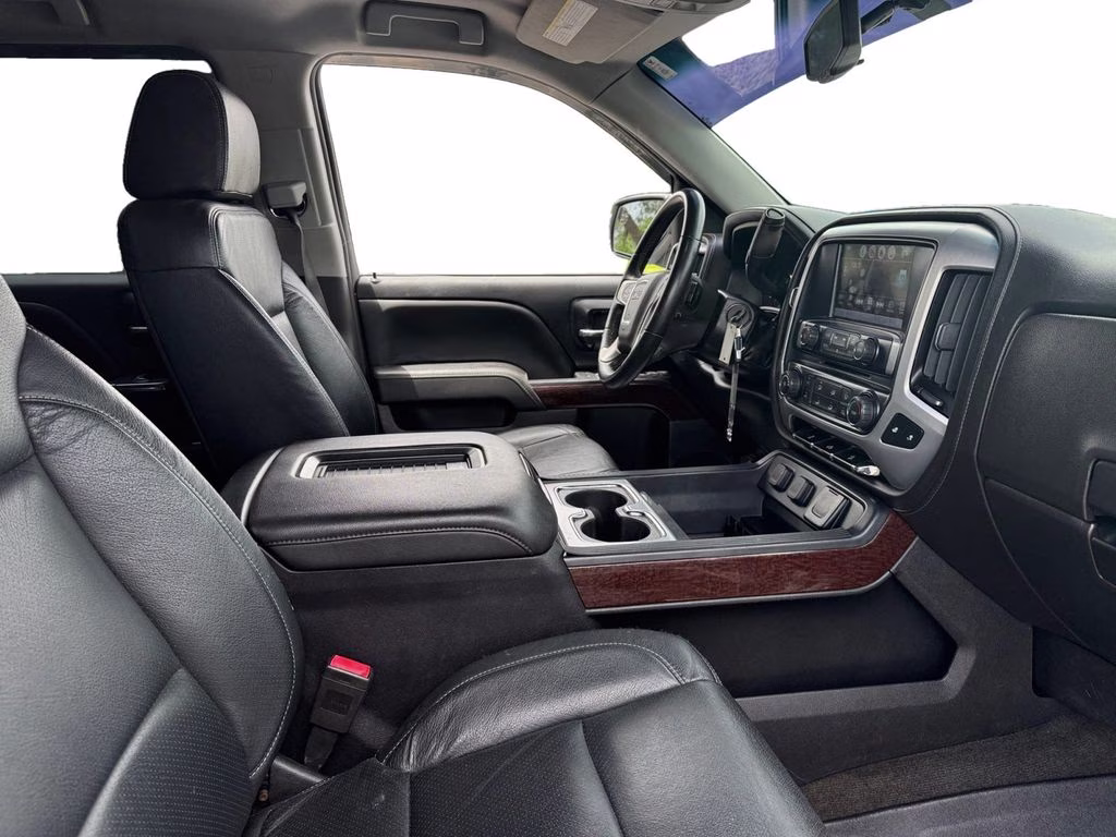 2018 White GMC Sierra 1500 SLE 4X4 Truck