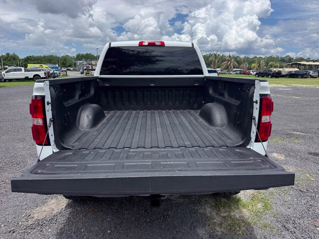 2018 White GMC Sierra 1500 SLE 4X4 Truck