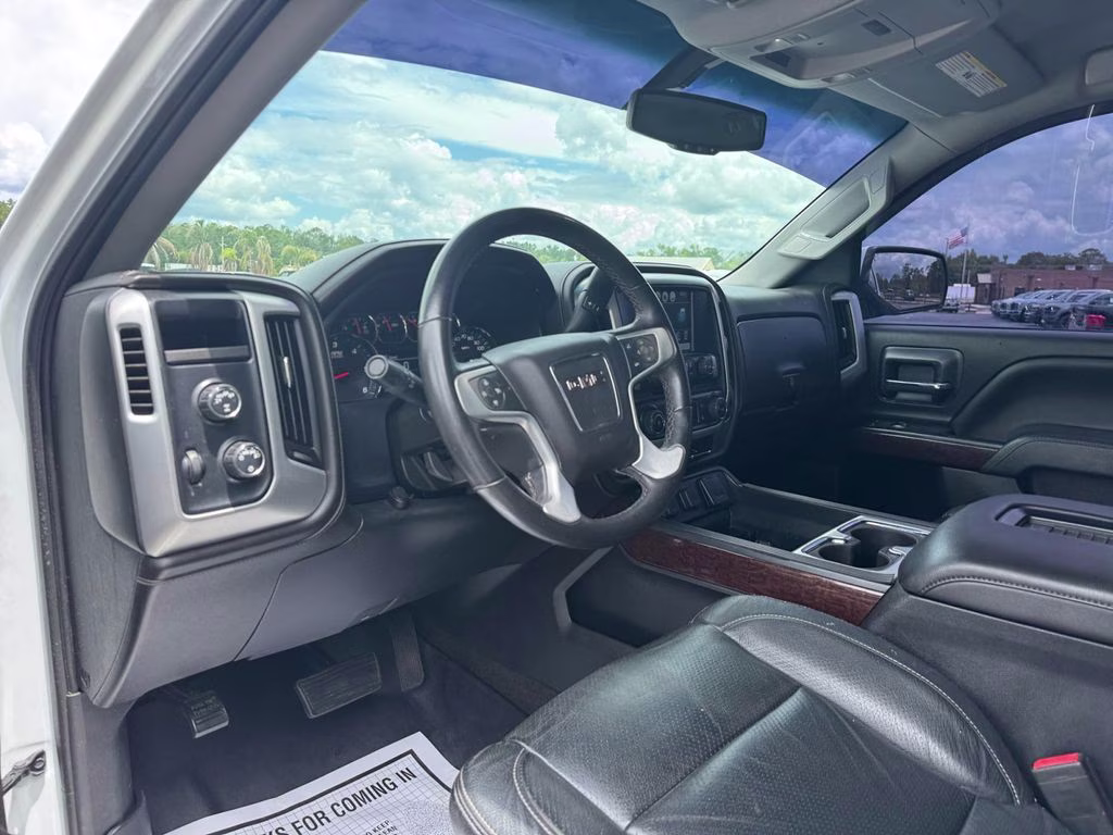 2018 White GMC Sierra 1500 SLE 4X4 Truck