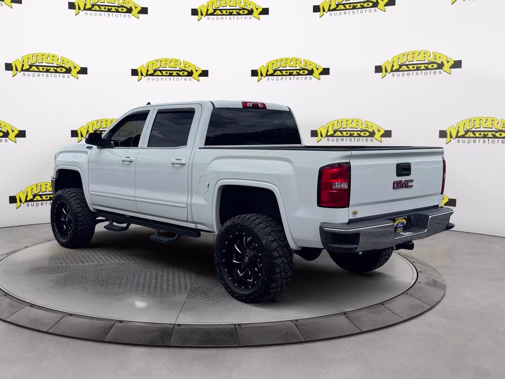2018 White GMC Sierra 1500 SLE 4X4 Truck