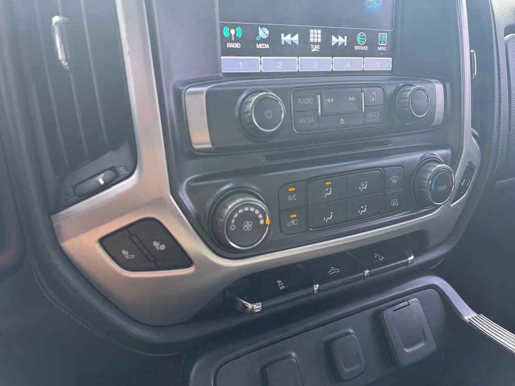2018 White GMC Sierra 1500 SLE 4X4 Truck