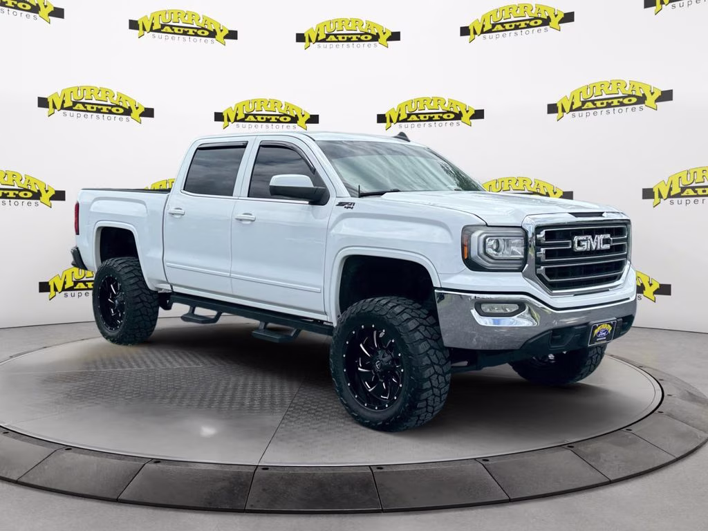 2018 White GMC Sierra 1500 SLE 4X4 Truck