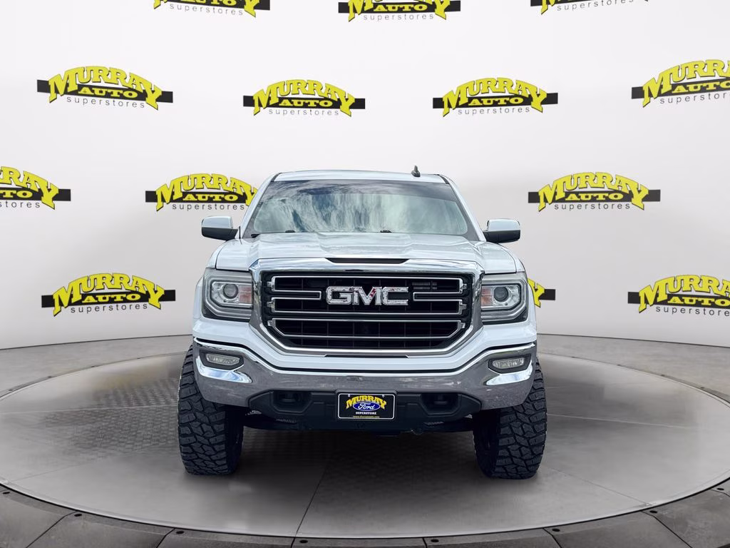 2018 White GMC Sierra 1500 SLE 4X4 Truck