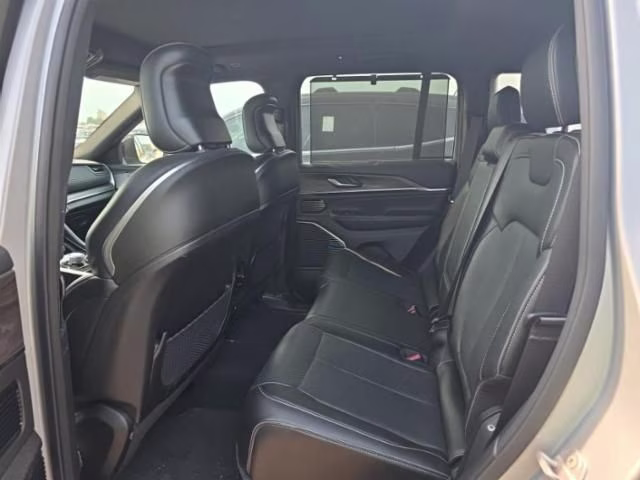 2023 Silver Zynith Jeep Grand Cherokee Overland 4xe 4X4 SUV