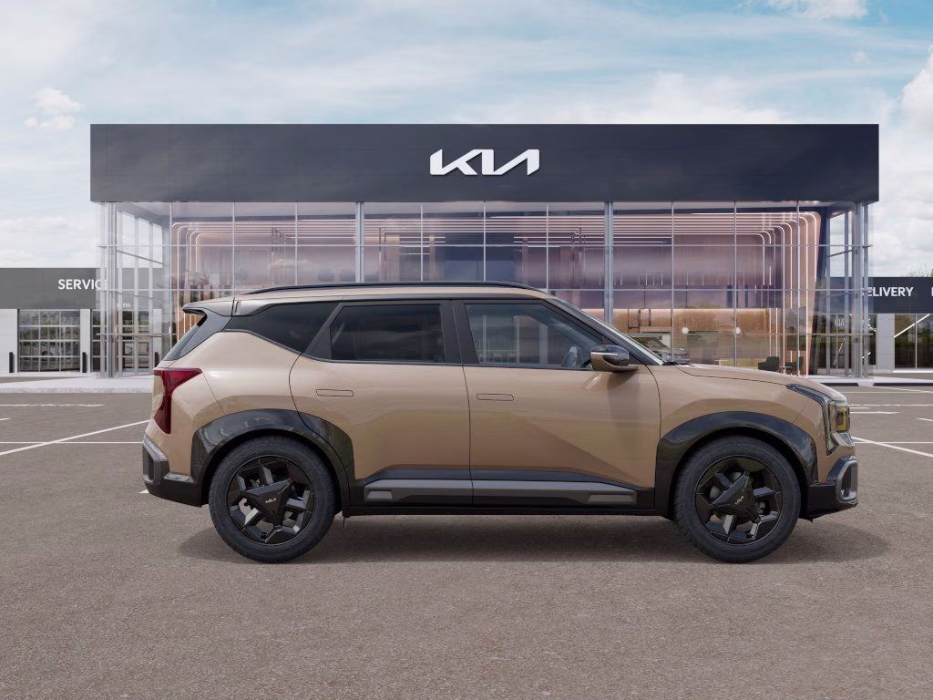 2027 Brown Kia Seltos X-Line S AWD SUV