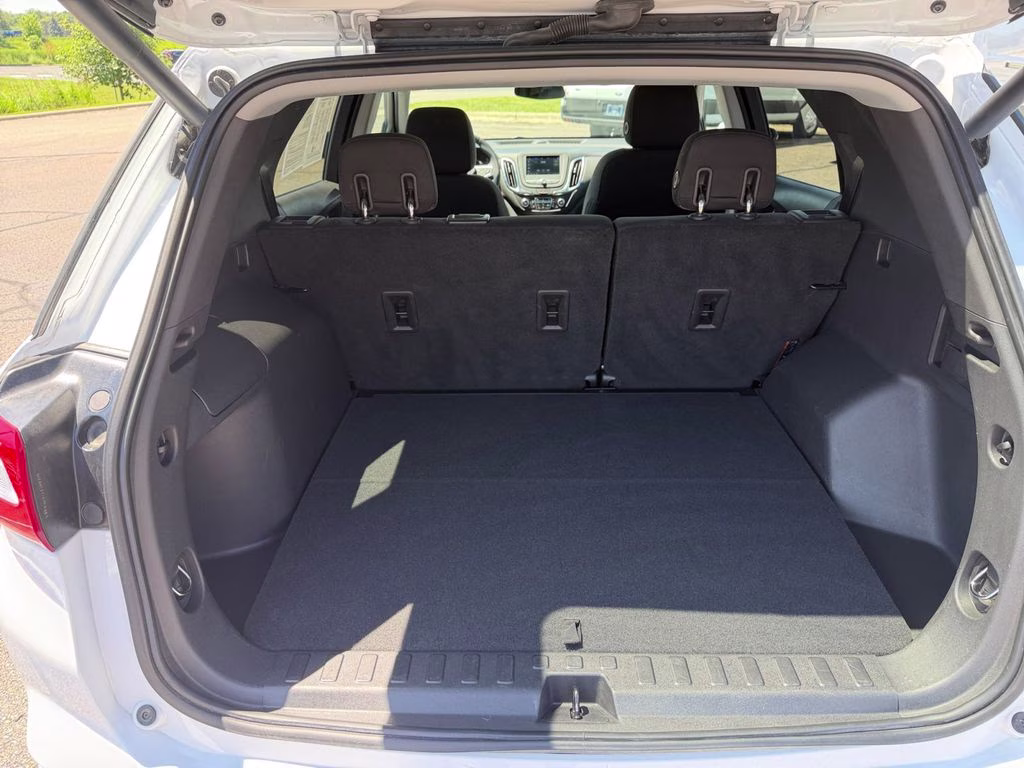 2019 Summit White Chevrolet Equinox LT w/Driver Confidence & Convenience Pkg AWD SUV