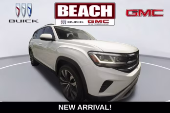2022 Pure White Volkswagen Atlas 3.6L V6 SE w/Technology FWD SUV