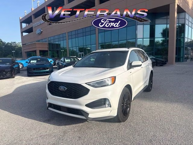 2022 Star White Metallic Tri-Coat Ford Edge ST-Line AWD SUV