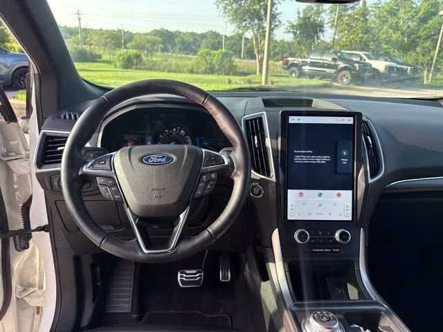 2022 Star White Metallic Tri-Coat Ford Edge ST-Line AWD SUV