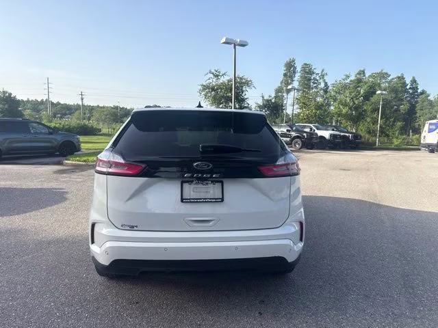 2022 Star White Metallic Tri-Coat Ford Edge ST-Line AWD SUV