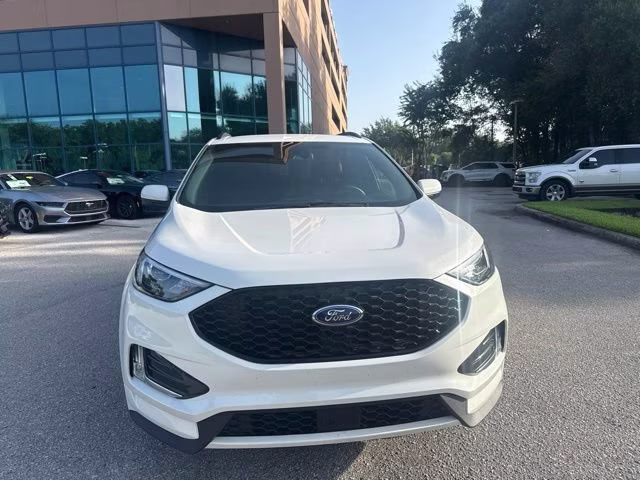 2022 Star White Metallic Tri-Coat Ford Edge ST-Line AWD SUV