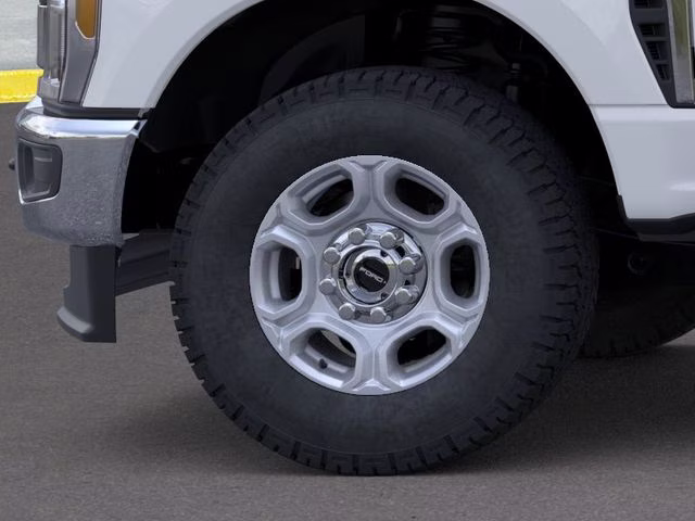 2026 Oxford White Ford Super Duty F-350 SRW XLT 168 WB 4X4 Chassis