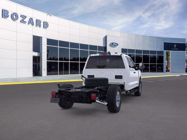 2026 Oxford White Ford Super Duty F-350 SRW XLT 168 WB 4X4 Chassis
